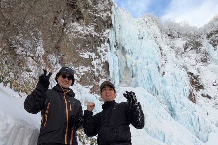 Snowshoe to Yonako Fudo: Japan’s Grand Icefall Adventure photo 4