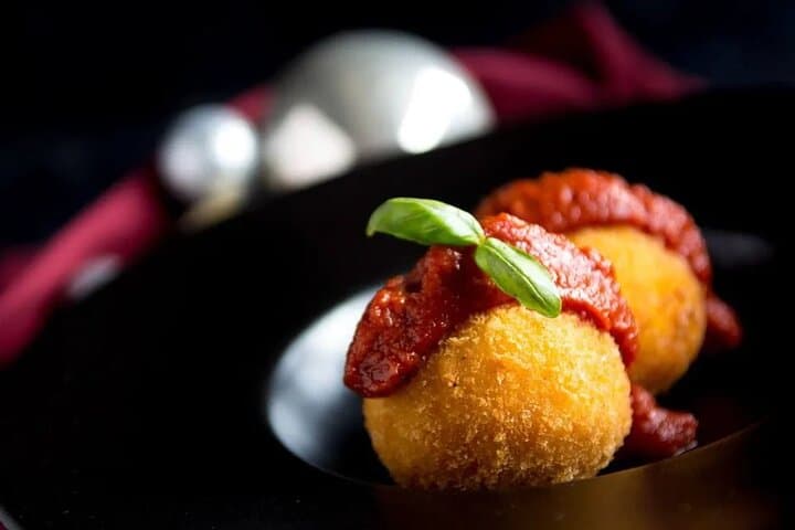 Ultimate Lisbon Vegetarian Food Tour: Street Eats & Historic Tascas