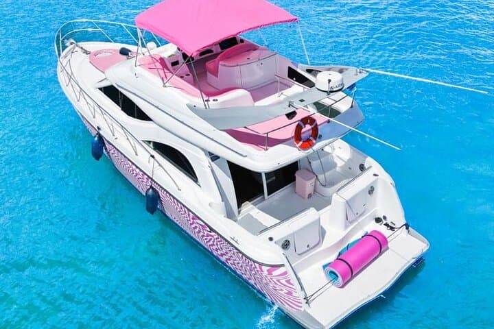 Cruise Miami Aboard the Pink Barbie Maxum: Private 50ft Yacht Charter photo 2