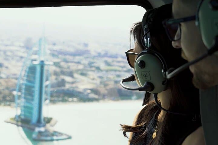 Soaring Dubai: 12-Minute Helicopter City Highlights Tour
