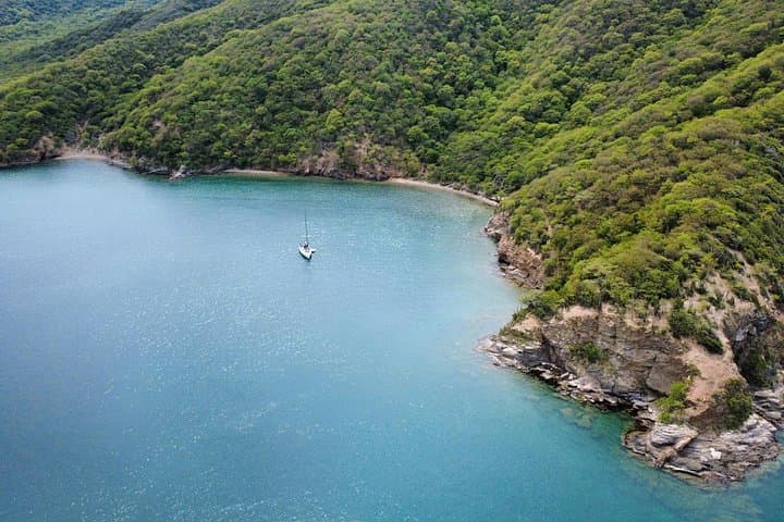 Sail Tayrona: Private Day Cruise from Santa Marta on a Beneteau Oceanis 41 photo 4
