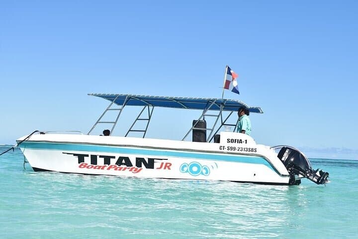 Private Punta Cana Catamaran Tour: Snorkel, Natural Pool & Dolphin Watch