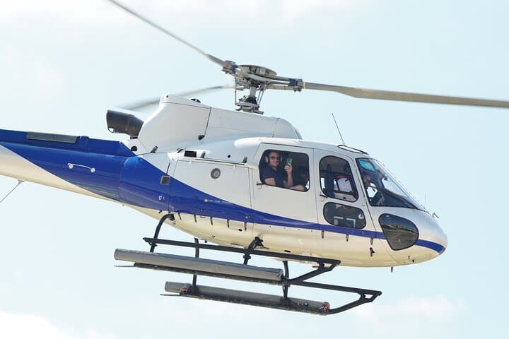 Dubai Iconic Helicopter Tour: 30-Minute Skyline Flight Over Palm and Burj Khalifa photo 3