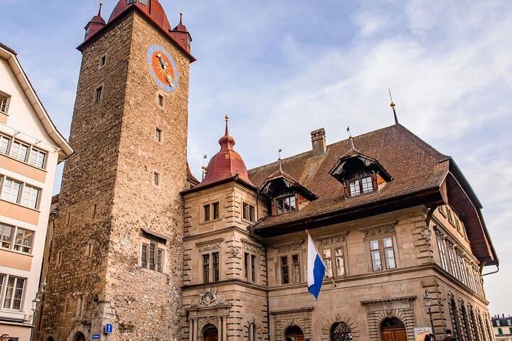 Lucerne to Interlaken: GoldenPass Panoramic Train & Old Town Day Tour photo 4