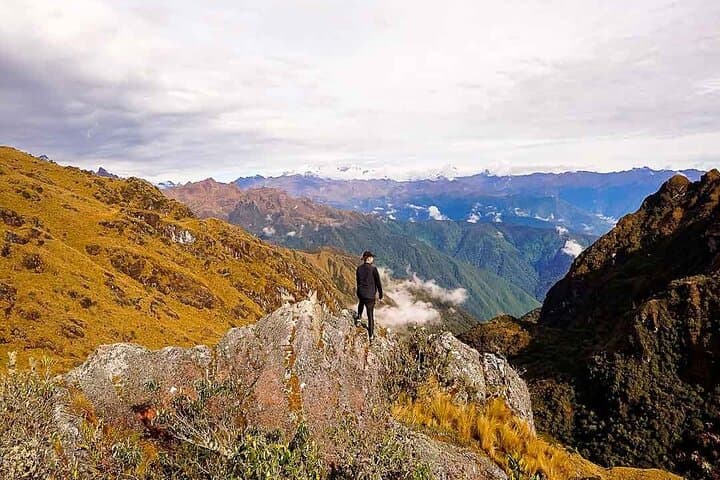 Machu Picchu 4-Day Inca Trail: Classic Trek with Vistadome Return photo 4