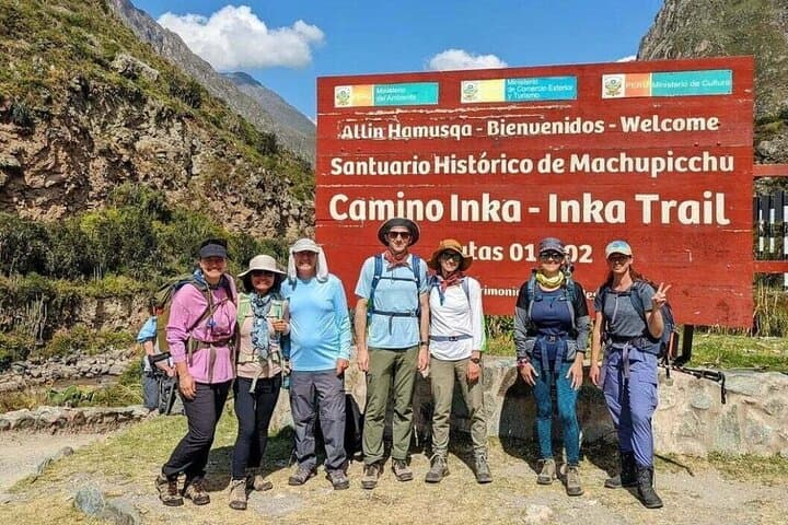 Machu Picchu 4-Day Inca Trail: Classic Trek with Vistadome Return