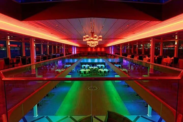 Hornblower Infinity New York: VIP New Year's Eve Fireworks Cruise with Open Bar photo 2