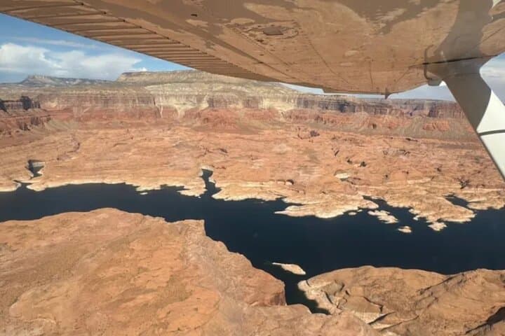 Antelope Point Sightseeing Flight Tour Over Lake Powell & Glen Canyon photo 4