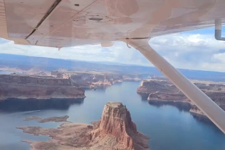 Antelope Point Sightseeing Flight Tour Over Lake Powell & Glen Canyon