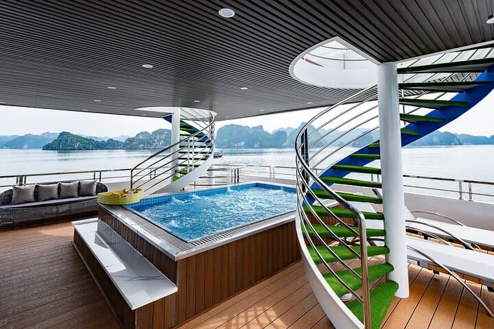 Halong Bay Luxury Day Cruise: 6-Hour Hercules Premium Experience photo 5