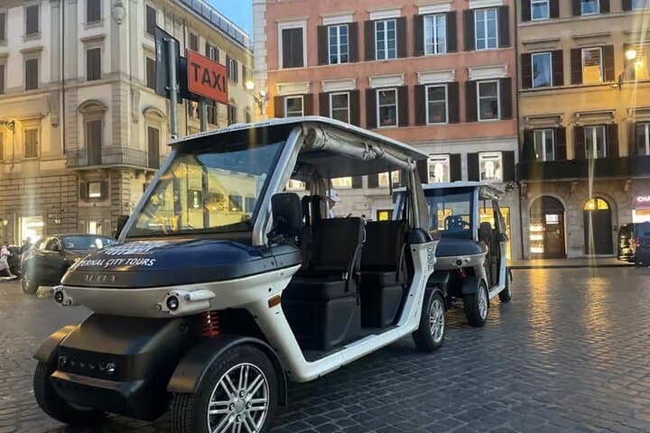 Rome Night Golf Cart Tour: Colosseum, Trevi & Spanish Steps After Dark photo 4