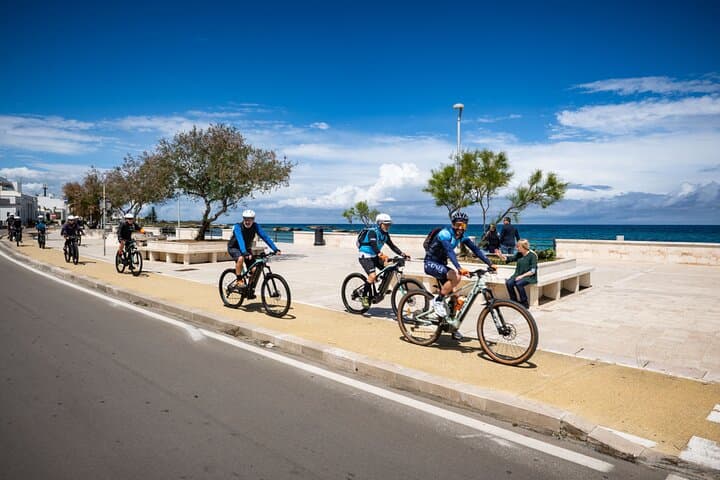 Cycling Salento: Grotta della Poesia and Arch of Lovers Bike Loop from Melendugno photo 5