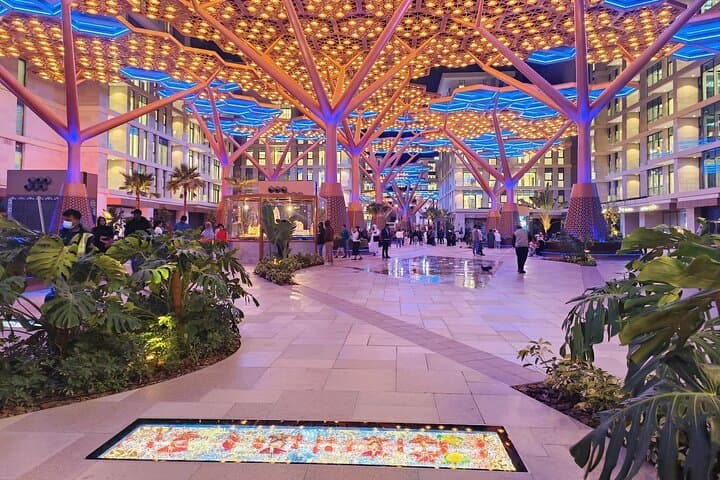 Doha City Highlights Private Tour with Villaggio Gondola & Corniche Views photo 3