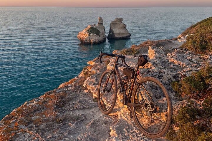 Gravel Bike Day Tour in Salento: Grotta della Poesia to Roca Vecchia (30–60 km)