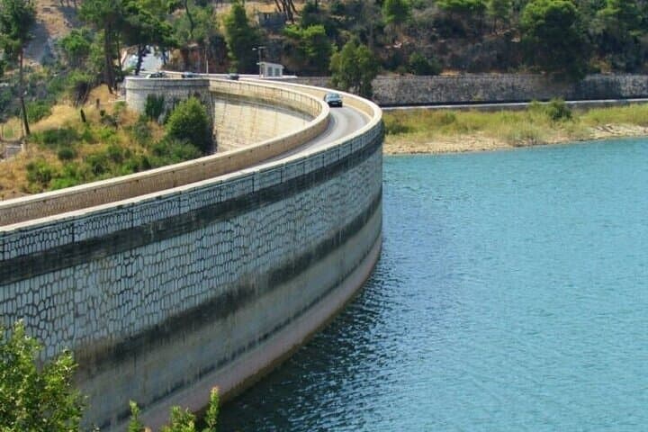 Marathon Battlefield Half-Day Tour: Tomb, Dam & Archaeological Museum photo 5