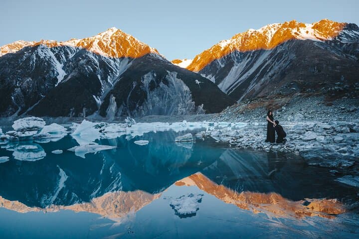 Mount Cook Couples Photo Shoot from Queenstown — Private Aoraki Day Trip & Pro Photos photo 3