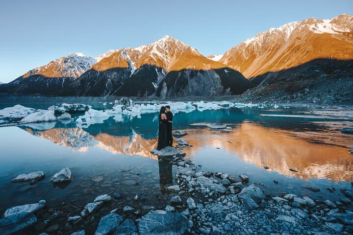 Mount Cook Couples Photo Shoot from Queenstown — Private Aoraki Day Trip & Pro Photos photo 1