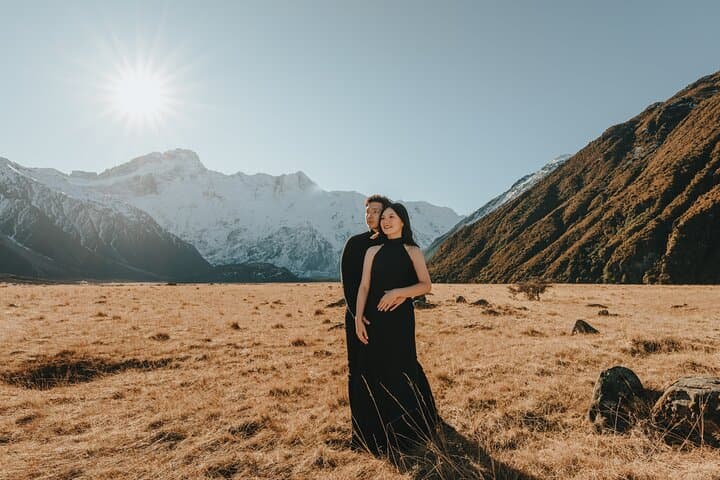 Mount Cook Couples Photo Shoot from Queenstown — Private Aoraki Day Trip & Pro Photos photo 4