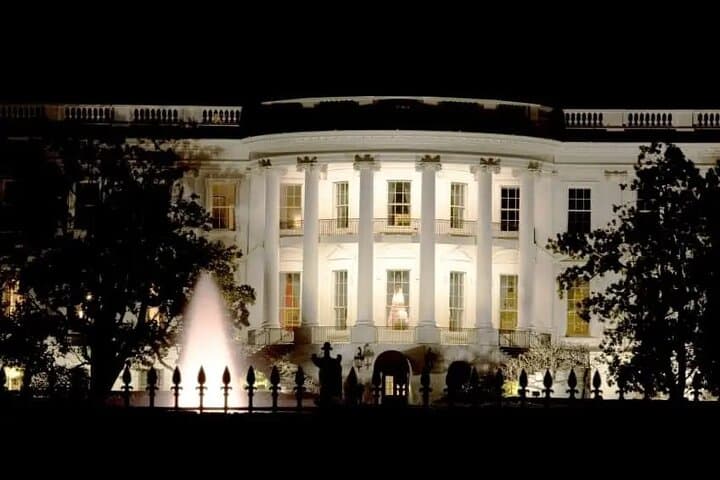 Nighttime True-Crime Tour of Washington DC: Scandals, Rooftops & Landmarks photo 4