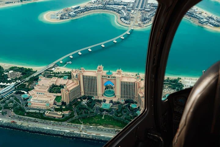Dubai Iconic Helicopter Tour: 30-Minute Skyline Flight Over Palm and Burj Khalifa photo 4