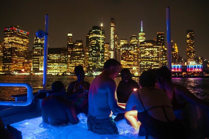 Private Hot Tub Boat Around NYC: Soak, Sail, and See the Statue photo 5