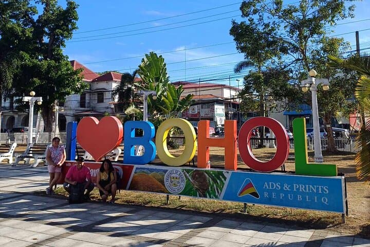 Chocolate Hills Tour: Tarsier Encounter and Loboc River Cruise in Bohol photo 6