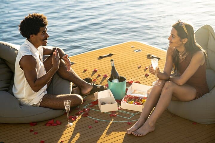 Floating Private Picnic on Condado Lagoon: Romantic 1‑Hour Charcuterie & Prosecco