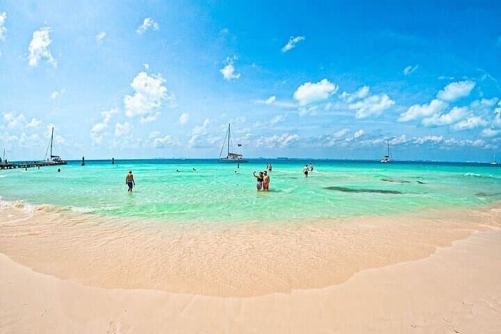 Isla Mujeres Catamaran: Sunken Boat Snorkel, Open Bar & Beach Club photo 2