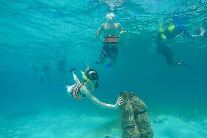 Isla Mujeres Catamaran: Sunken Boat Snorkel, Open Bar & Beach Club photo 4