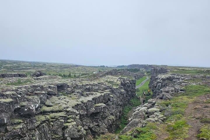Ultimate Golden Circle Adventure: Thingvellir, Geysir, Gullfoss & Kerið