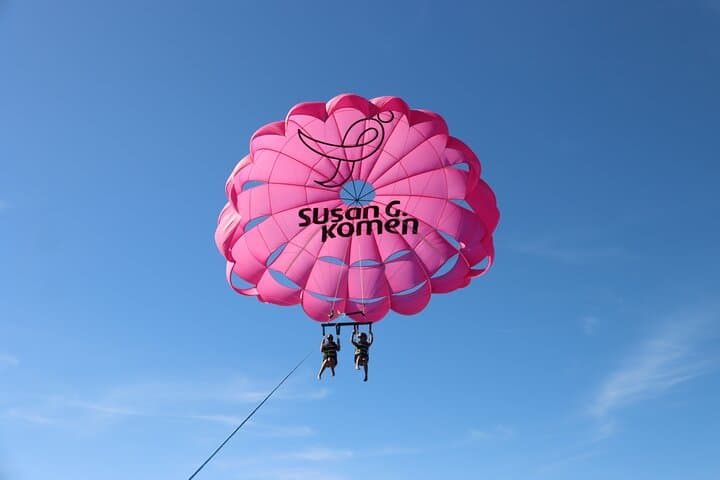 800-Foot Parasailing Over Avalon Bay — Catalina Island Flight photo 6
