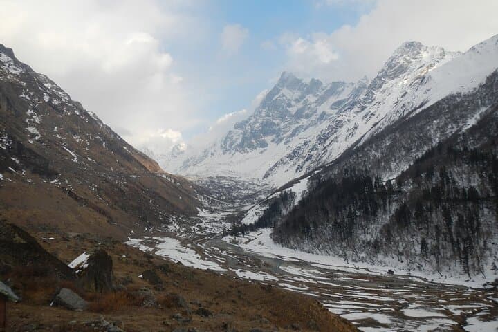 Harkidun-Trek-Explore-the-Authentic-Himalayas