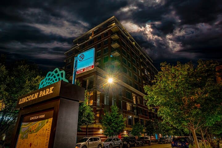 Chicago Ghost Walk: Windy City Haunted History Tour in Lincoln Park photo 2