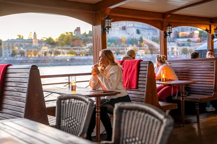 Budapest 19th-Century Danube Cruise with Tokaj Welcome Drink and Multilingual Audio Guide photo 4