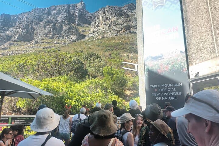 Table Mountain Cable Car Return Ticket: Cape Town Summit Access & Practical Tips photo 4