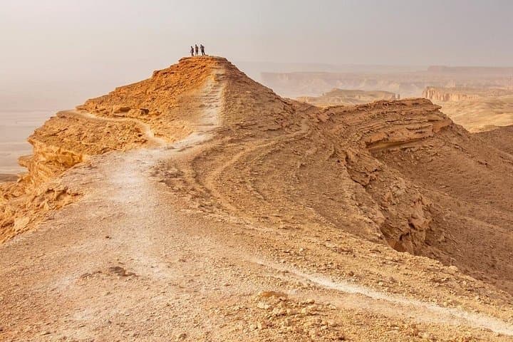 Tuwaiq Trail & Edge of the World: Full-Day Private Adventure from Riyadh photo 3