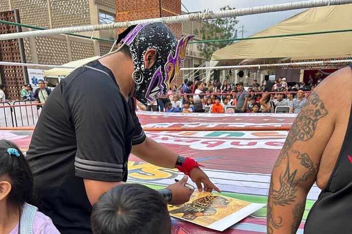 Inside Oaxaca's Sunday Lucha Libre: Live Mexican Wrestling Experience photo 2