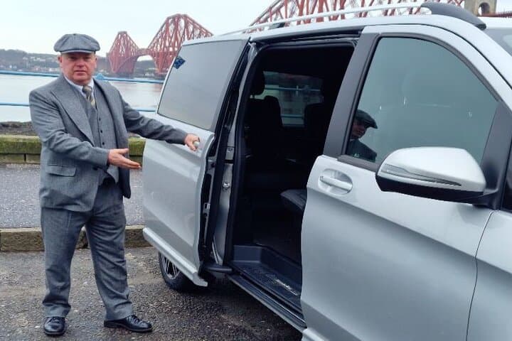 Private Scottish Gin & Whisky Distillery Day Trip from Glasgow — Deanston & Stirling Tasting Experience photo 2