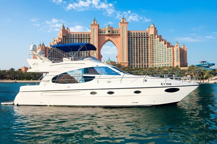 Private Yacht Tour Dubai Marina: 3-Hour Cruise to Atlantis, Burj Al Arab & Ain Dubai