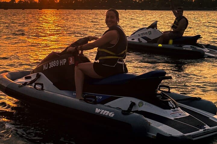 Manhattan Jet Ski Loop & Statue of Liberty Tour — 2.5-Hour NYC Harbor Ride photo 5