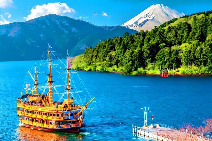 Mt Fuji Cruise and Hakone Ropeway Day Trip from Tokyo: Lake Ashi, Owakudani & Floating Torii photo 1