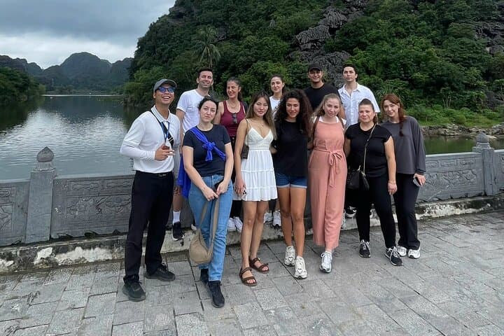 Day Trip to Ninh Binh: Trang An Boat Ride & Hang Mua Peak photo 4