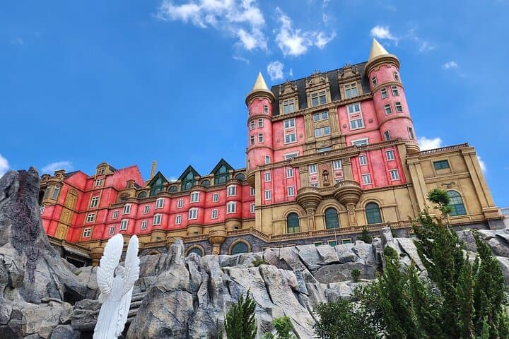 Golden Bridge & Ba Na Hills: Full-Day Small-Group Tour from Da Nang photo 3