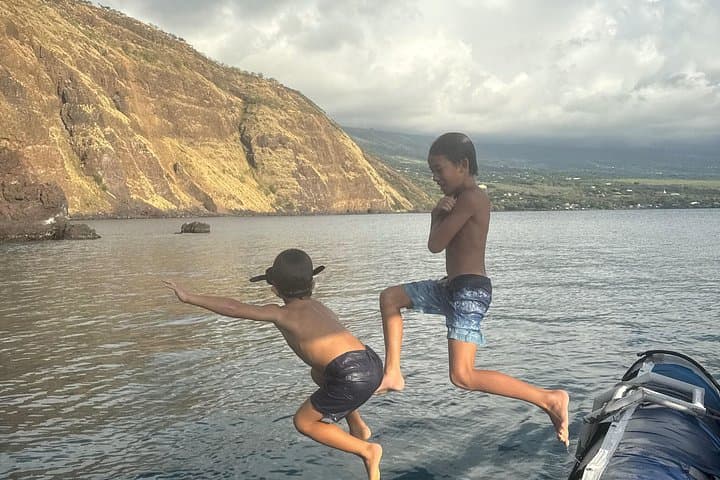 Private Kealakekua Bay Snorkel Charter — Custom Zodiac from Kailua‑Kona photo 3