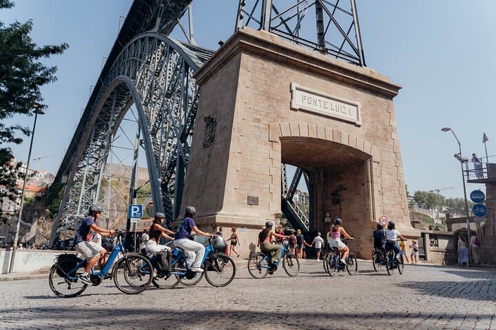 Porto Highlights E-Bike Tour: 3-Hour Guided City Ride photo 3