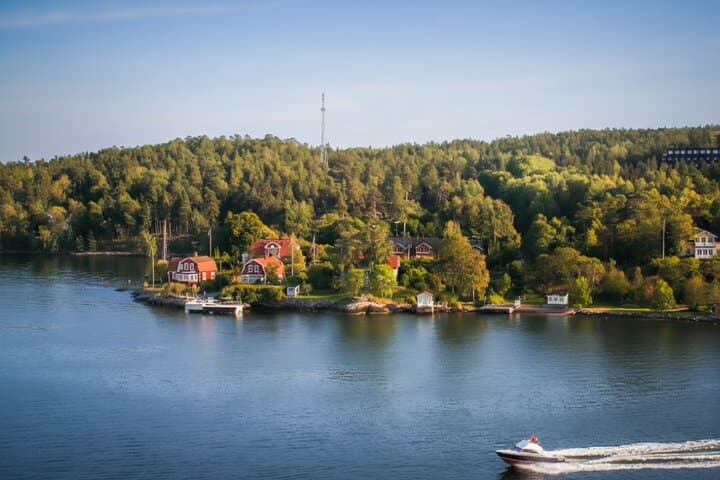 Stockholm Archipelago Cruise with Swedish Fika aboard M/S Vindhem photo 2