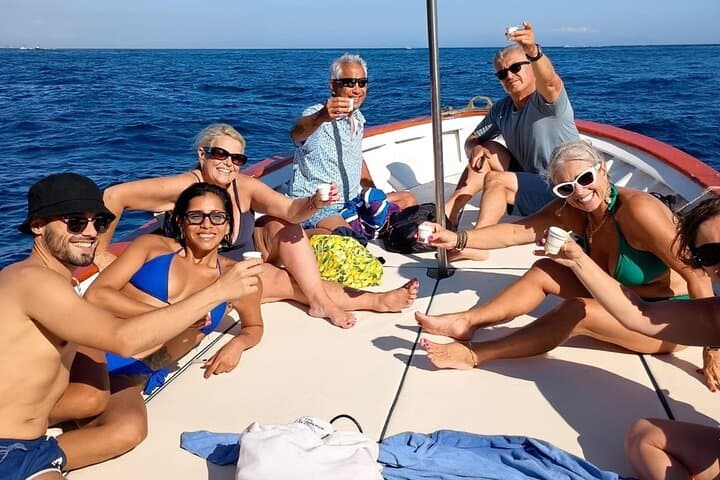 Capri Scenic Boat Tour with Swimming, Limoncello and Snack