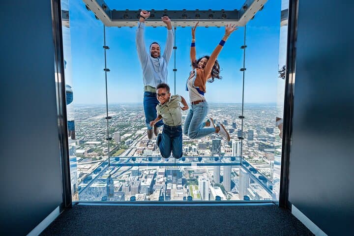 Skydeck Chicago: Willis Tower Ledge Admission & New Chicago Experience