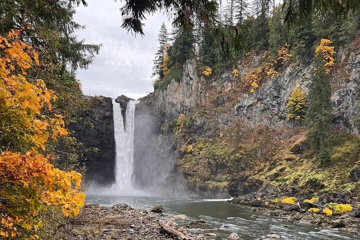 Snoqualmie Falls and Woodinville Wine Tour: Private Half-Day SUV or Van Excursion photo 3
