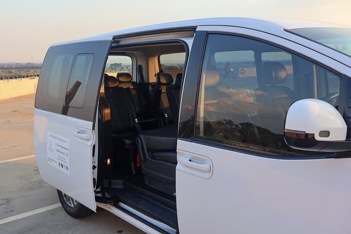 private-premium-transport-johannesburg-comfortable-door-to-door-transfers photo 2